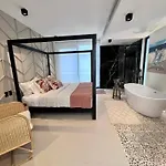 Majestic The Ultimate Luxury Oasis With Pool