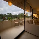 Apartamento New Large Luxurious 1 Bedroom, 1 Bathroom In