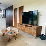 New Large Luxurious 1 Bedroom, 1 Bathroom In Apartamento