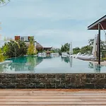 Divine 3br Ph Private Jacuzzi, Pools, Spa, Yoga