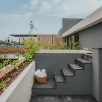Divine 3br Ph Private Jacuzzi, Pools, Spa, Yoga Apartment *