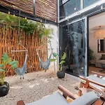 Vacation Private Rooftop Pool Walk 2 Town Villa