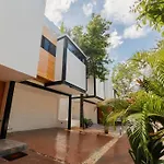 Vacation Villa Private Rooftop Pool Walk 2 Town