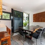 Vacation Private Rooftop Pool Walk 2 Town Villa *