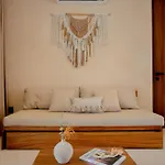 Muunek By Land Boutique Apartahotel