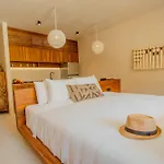 Muunek By Land Boutique 4*