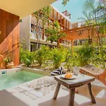 Apartahotel Muunek By Land Boutique 4*