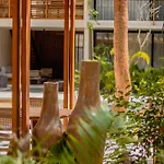 Muunek By Land Boutique