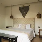 Elegant Villa Stay Gated Place Full Concierge