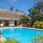 4Br Jungle Villa With Jacuzzi In Private Gated Community