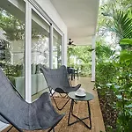 Premium Condo With 2 Pools, Gym, Yoga Deck, Bbq Grill & Security