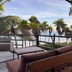 Hotel Amana , Front