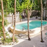 Buena Onda 3* Tulum