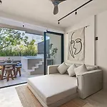 Talulah Living Apartahotel 4*