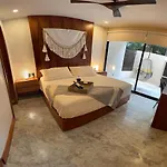 Talulah Living 4*
