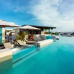 Downtown Penthouse With Private Pool, Rooftop Pool And Gym, Short Distance From Beaches, Restaurants & Nightlife Apartment Tulum