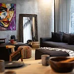 Villa Spacious Luxury Villa, 3 Private Pools + Rooftop *