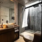 Villa Spacious Luxury Villa, 3 Private Pools + Rooftop *