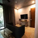 Spacious Luxury Villa, 3 Private Pools + Rooftop Villa Tulum