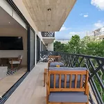 2 Bedroom With Spacious Loft Close From Zone Holiday home