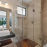 2 Bedroom With Spacious Loft Close From Zone *
