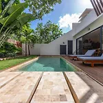 Villa Asana With Stunning Luxury Pool And Private Rooftop