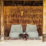 Amana , Front * Tulum