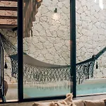 Jungle Rooftop -priv Pool-bathtub-jacuzzi 2a *