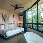 Villa Jungle Rooftop -priv Pool-bathtub-jacuzzi 2a *