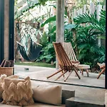 Jungle Rooftop -priv Pool-bathtub-jacuzzi 2a *