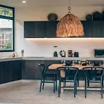 Boho Jungle - Pvt Pool -100mbs- Concierge 7a Villa *