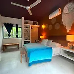 Sweet Town Great Pool Holiday home *