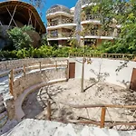 Apartamento Jacuzzi Retreat Sunrise Haven *