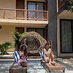 Jacuzzi Retreat Sunrise Haven Apartamento *