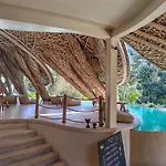 Apartamento Jacuzzi Retreat Sunrise Haven