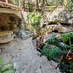 Jacuzzi Retreat Sunrise Haven Apartamento Tulum