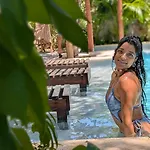 Apartamento Jacuzzi Retreat Sunrise Haven