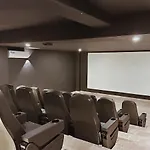 2 Beds Gym And Pool