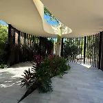 Luxurious Mistiq Gardensii Pool Beachclub
