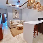 1-bd With Ocean View Rooftop Pool