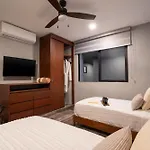 Paramar Black