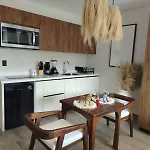 Enmedio De La Zona Hotelera Y El Centro * Tulum