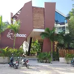 Enmedio De La Zona Hotelera Y El Centro