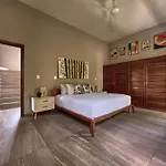 Casa Lulu Luxury 4 Bedroom Villa Mins To The Beach With Private Pool