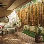 Apartamento Jungle Retreat, Sleeps 10 Comfortably, Rooftop Pool *