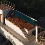 Jungle Retreat, Sleeps 10 Comfortably, Rooftop Pool