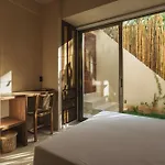Jungle Retreat, Sleeps 10 Comfortably, Rooftop Pool *