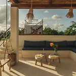 Jungle Retreat, Sleeps 10 Comfortably, Rooftop Pool Tulum