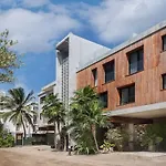 3Br Beachfront With Private Rooftop At Tankah Bay