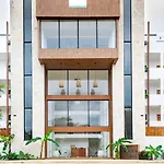 Chic 2Br Condo, Private Jacuzzi And 2 Free Bikes